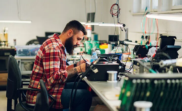 Siete pasos para iniciar un negocio exitoso de reparación de productos electrónicos en 2024