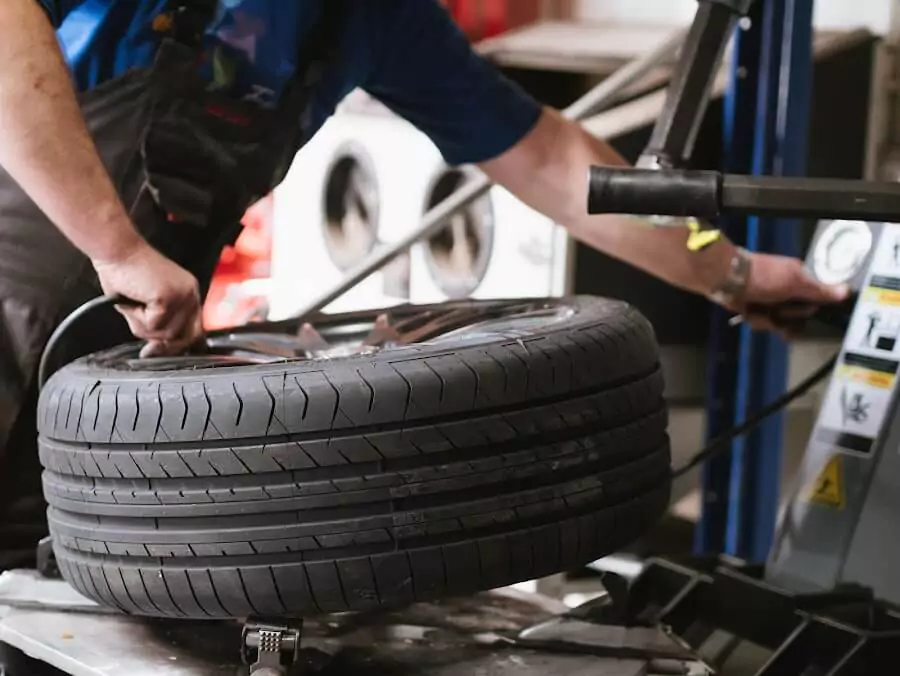 Tire fitting in Alma Auto